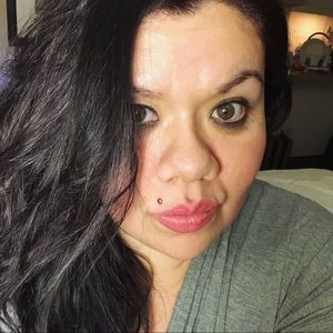 Meet your Posher, Ana